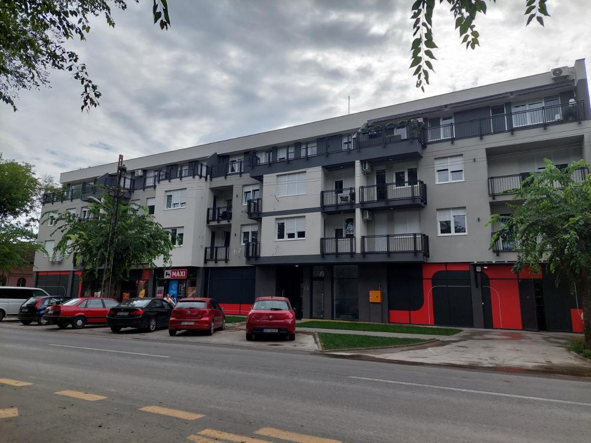 Apartment Ela ซูโบติกา ภายนอก รูปภาพ