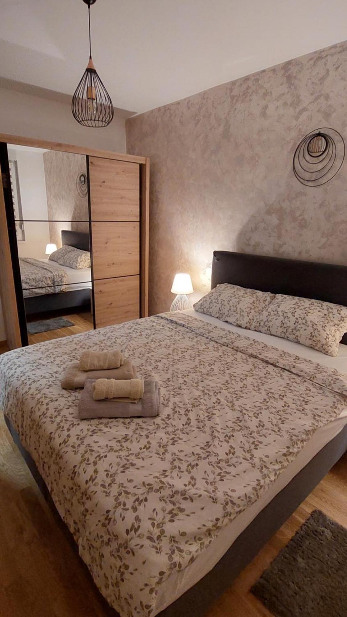 Apartment Ela ซูโบติกา ภายนอก รูปภาพ