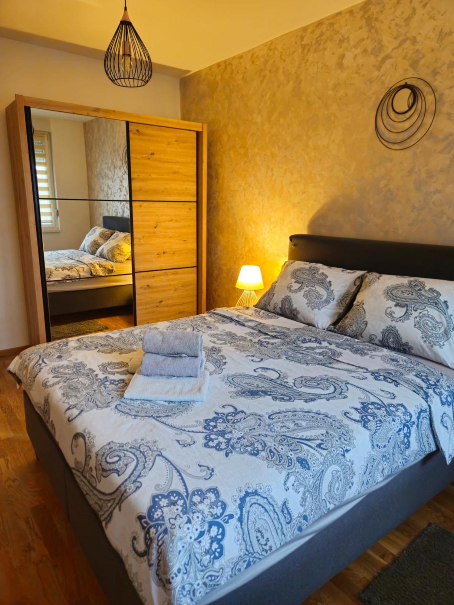 Apartment Ela ซูโบติกา ภายนอก รูปภาพ